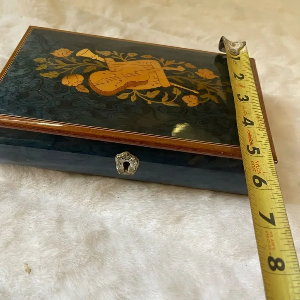 Vintage Romance high gloss Navy Blue inlaid musical jewelry box made in… - Picture 10 of 13